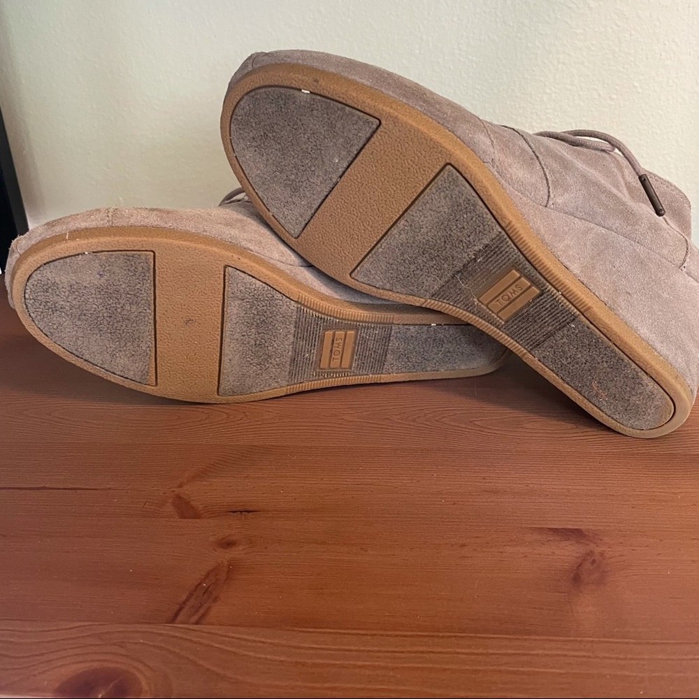 TOMS Taupe Suede Desert Wedge Booties, Sz 7.5 - Picture 8 of 11